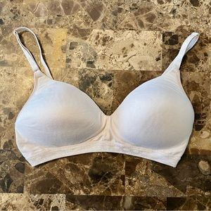 Warners soft nude colored bra size 34C